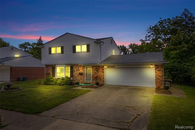 front view picture of 22862 Montclair Dr, Farmington, MI. 48336