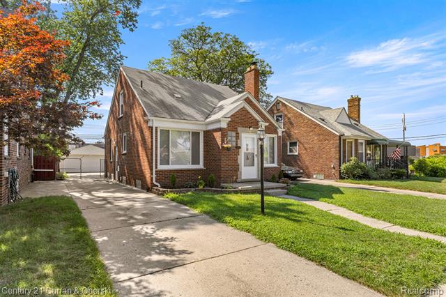 front view picture of 2213 N Waverly, Dearborn, MI. 48128