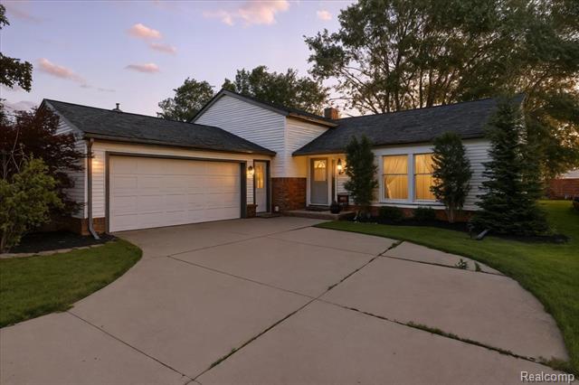 front view picture of 42109 Hartford, Canton, MI. 48187