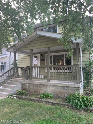 front view picture of 371 W Saratoga St, Ferndale, MI. 48220