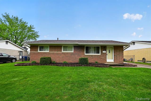 front view picture of 7061 London Ct, Canton, MI. 48187