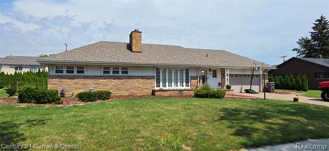 front view picture of 180 Golfcrest, Dearborn, MI. 48124