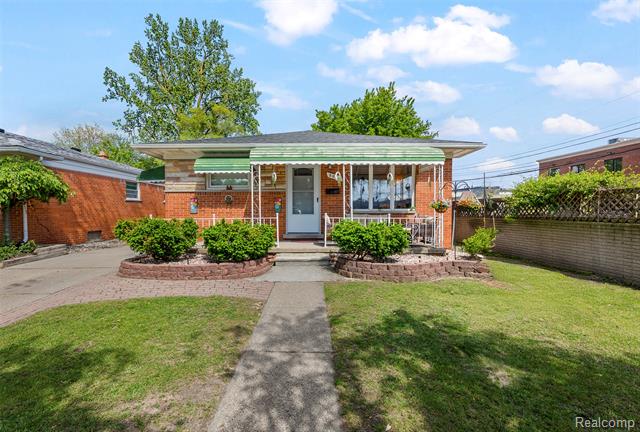 front view picture of 5634 Lafayette, Dearborn Heights, MI. 48127