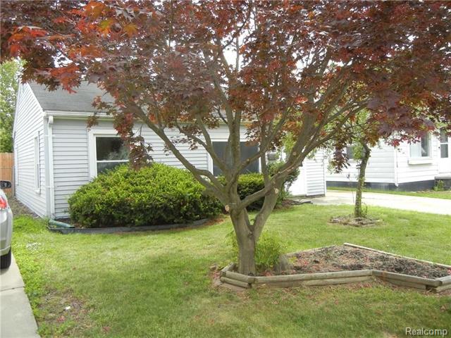 front view picture of 28663 Birchlawn, Garden City, MI. 48135