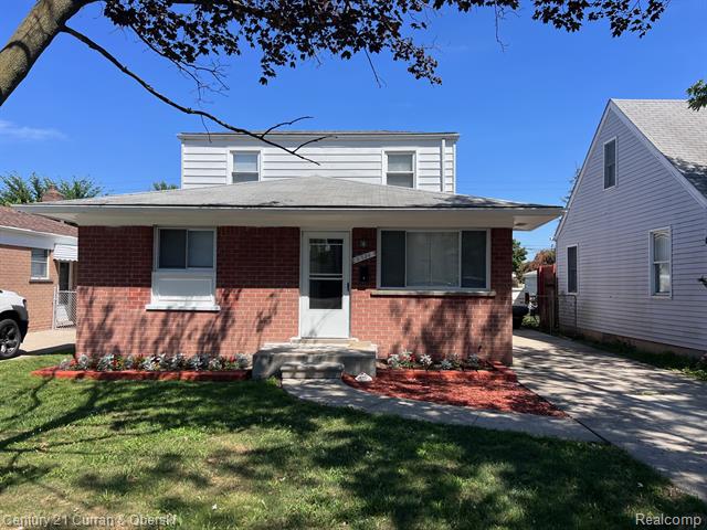 front view picture of 5734 Whitefield, Dearborn Heights, MI. 48127
