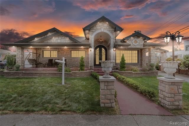 front view picture of 5632 Beaver, Dearborn Heights, MI. 48127