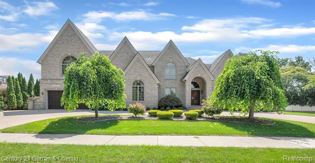 front view picture of 21355 Hickory Wood, Dearborn Heights, MI. 48127