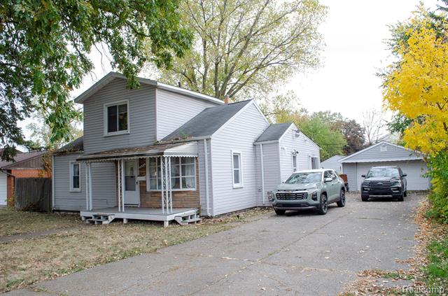 front view picture of 5850 Deering, Garden City, MI. 48135