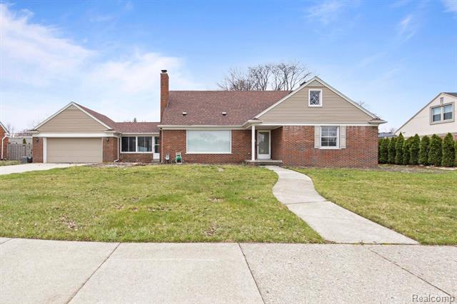 front view picture of 500 Brentwood, Dearborn, MI. 48124