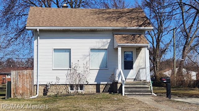 front view picture of 31226 Krauter, Garden City, MI. 48135