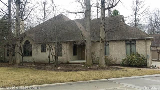 front view picture of 1 Cumberlane Ct, Dearborn, MI. 48126