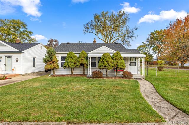 front view picture of 28424 Elmwood, Garden City, MI. 48135