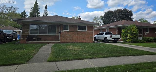 front view picture of 26312 Warrington, Dearborn Heights, MI. 48127