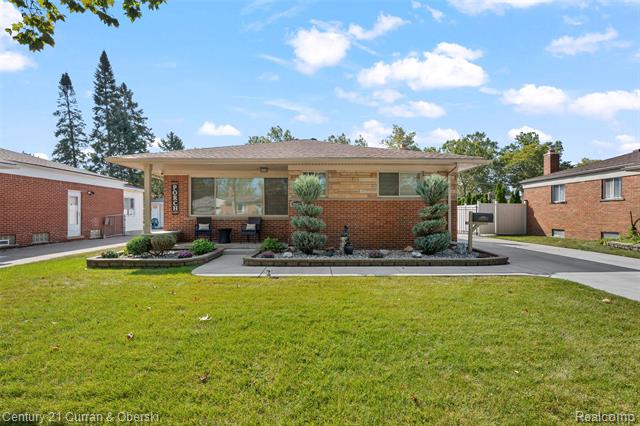 front view picture of 26331 Hass, Dearborn Heights, MI. 48127