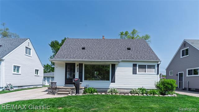 front view picture of 29856 Chester, Garden City, MI. 48135