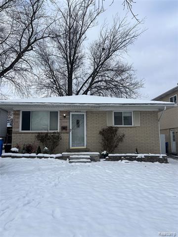 front view picture of 6039 Silvery Ln, Dearborn Heights, MI. 48127