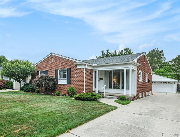 front view picture of 6147 Dwight, Dearborn Heights, MI. 48127