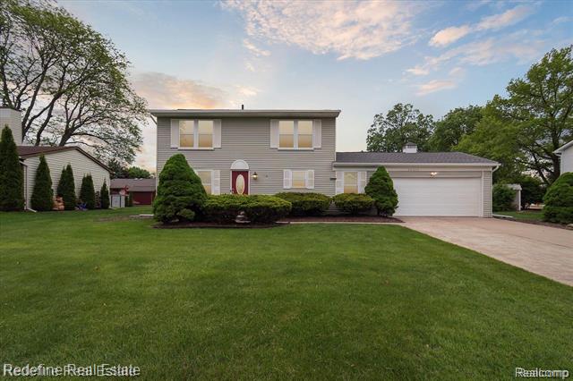 front view picture of 40409 Oak Tree Rd, Novi, MI. 48375