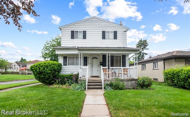 front view picture of 6107 Whitefield, Dearborn Heights, MI. 48127
