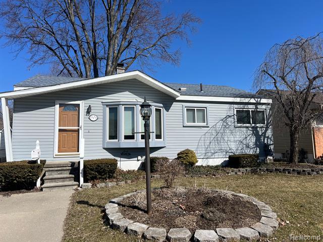 front view picture of 28854 Balmoral, Garden City, MI. 48135