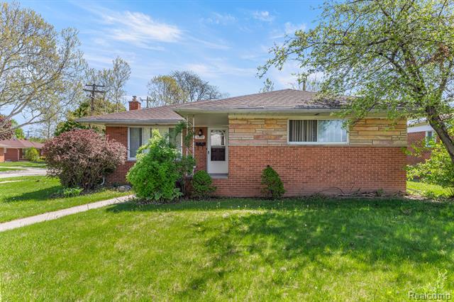 front view picture of 6240 Shadowlawn, Dearborn Heights, MI. 48127