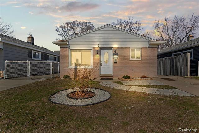 front view picture of 18855 Robert, Melvindale, MI. 48122