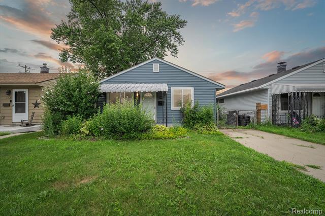 front view picture of 17663 Clarann, Melvindale, MI. 48122
