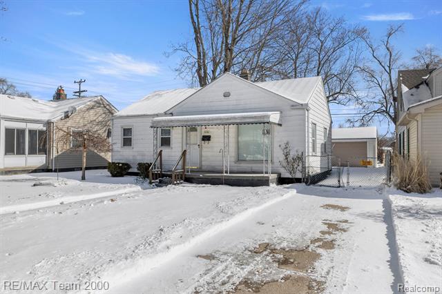 front view picture of 5876 Kinmore, Dearborn Heights, MI. 48127