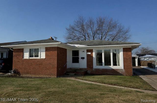 front view picture of 6135 Ardmore, Dearborn Heights, MI. 48127
