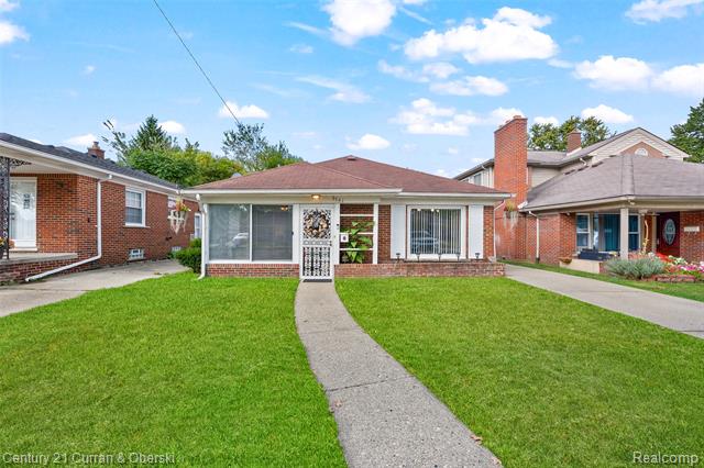 front view picture of 5741 Hubbell, Dearborn Heights, MI. 48127
