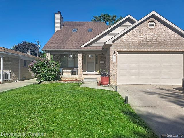 front view picture of 5918 Evangeline, Dearborn Heights, MI. 48127