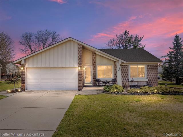 front view picture of 40521 Franklin Mill St, Novi, MI. 48375