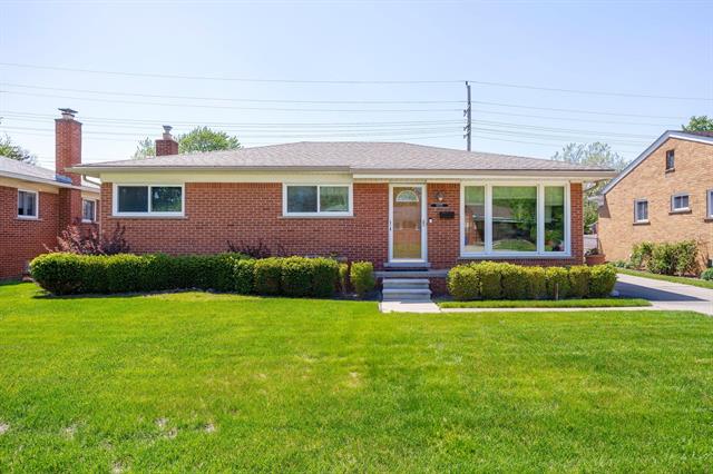 front view picture of 6025 Cambourne, Dearborn Heights, MI. 48127