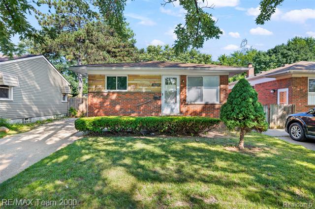 front view picture of 18285 Robert, Melvindale, MI. 48122