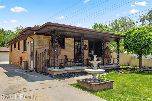 front view picture of 6426 Highview, Dearborn Heights, MI. 48127