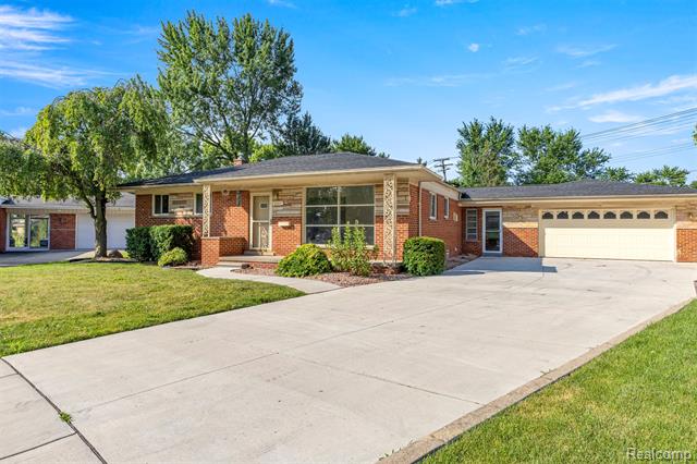 front view picture of 6667 Amboy, Dearborn Heights, MI. 48127