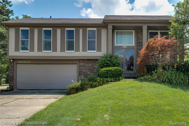 front view picture of 40309 Franklin Mill St, Novi, MI. 48375