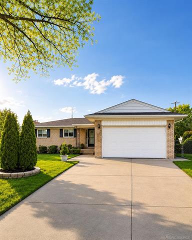 front view picture of 27344 Michele, Dearborn Heights, MI. 48127