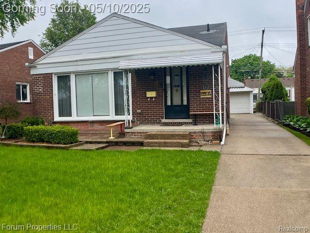 front view picture of 1805 Walnut, Dearborn, MI. 48124