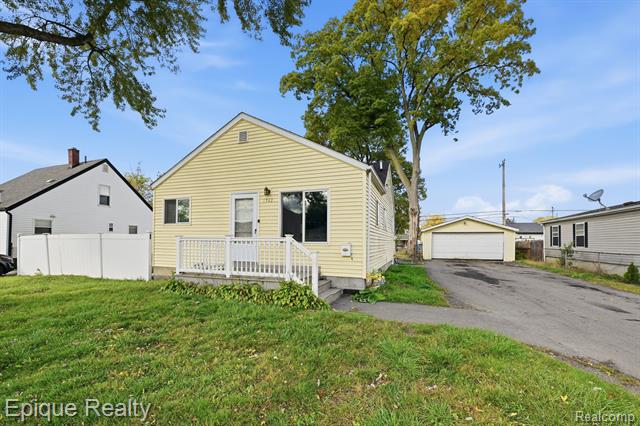 front view picture of 17621 Hanna, Melvindale, MI. 48122