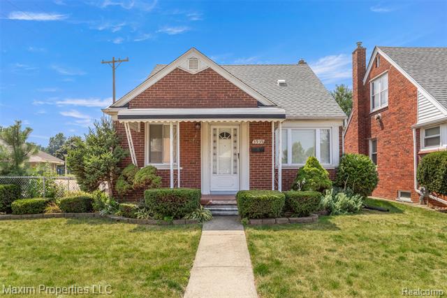 front view picture of 3939 Charles, Dearborn, MI. 48126
