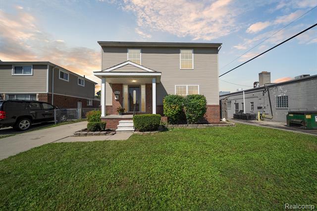 front view picture of 22191 Ridgedale St, Oak Park, MI. 48237
