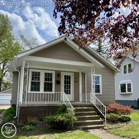front view picture of 521 W Saratoga St, Ferndale, MI. 48220