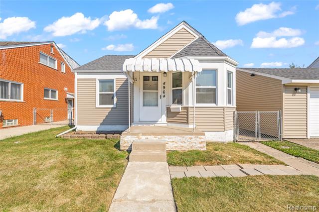 front view picture of 4964 Kenilworth, Dearborn, MI. 48126