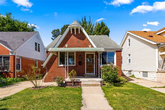 front view picture of 5061 Curtis, Dearborn, MI. 48126