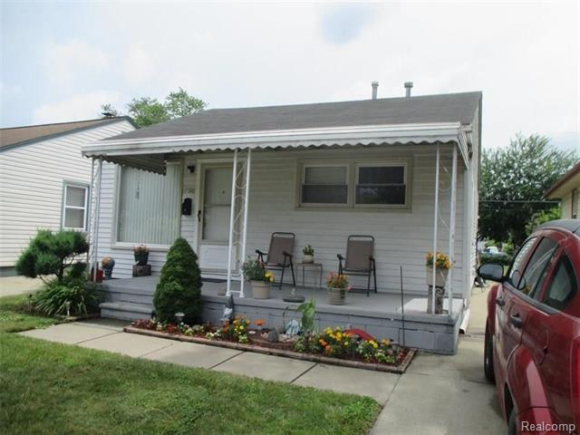 front view picture of 17196 Robert, Melvindale, MI. 48122
