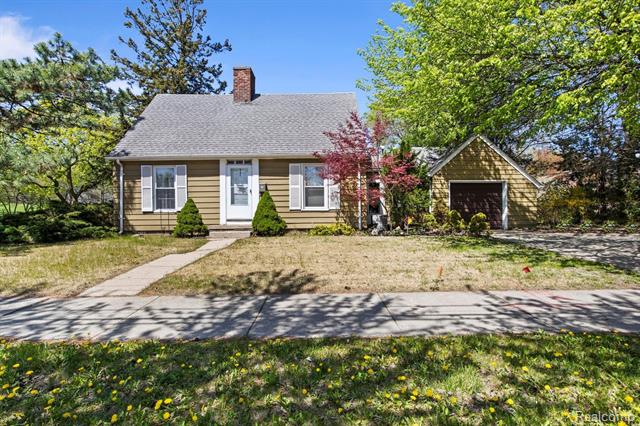 front view picture of 3300 Eastham, Dearborn, MI. 48120