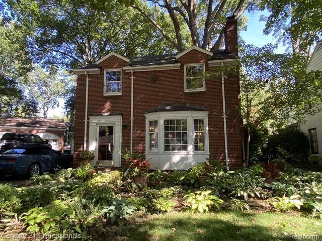 front view picture of 12 Byfield Lane, Dearborn, MI. 48120