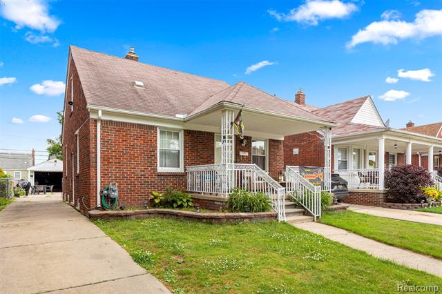 front view picture of 6035 Maple, Dearborn, MI. 48126