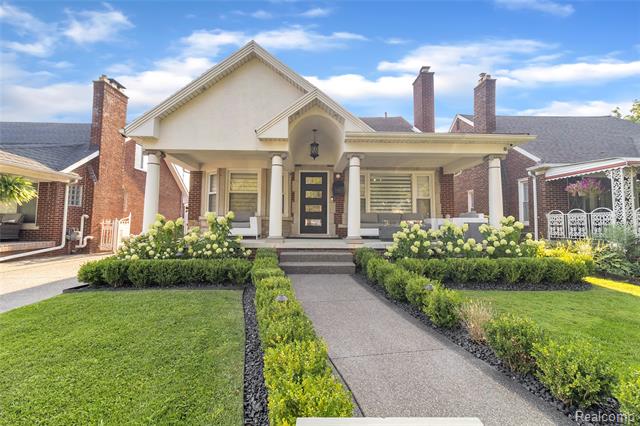front view picture of 6061 Oakman, Dearborn, MI. 48126